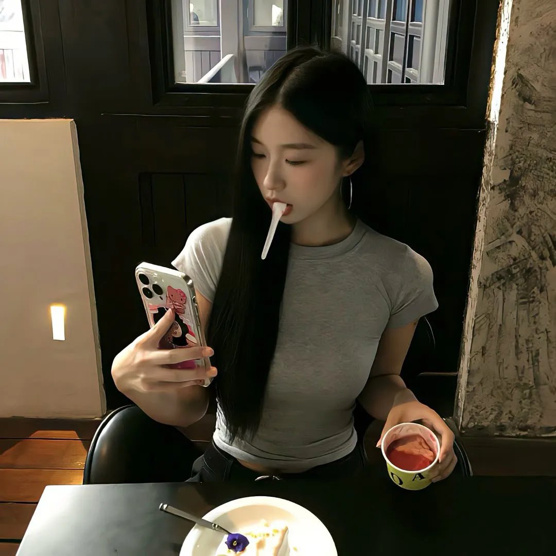张子枫 / 张伟丽 / 李心洁 / 姚晨 / 李晓川 / 蔡珩 / 曾慕梅 / 柴烨 / 蒋昀霖